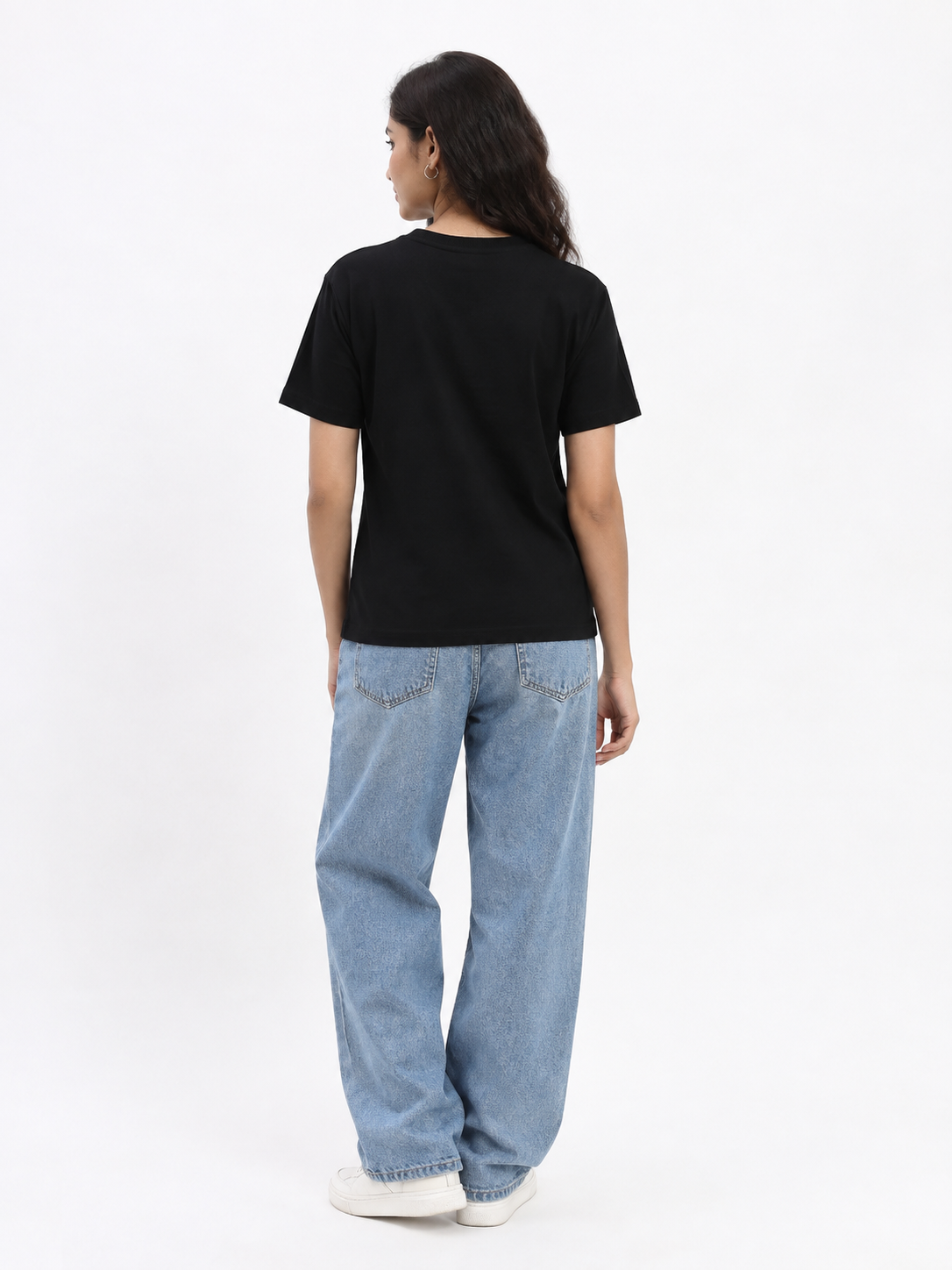 WOMEN'S BLACK SOLID T-SHIRT