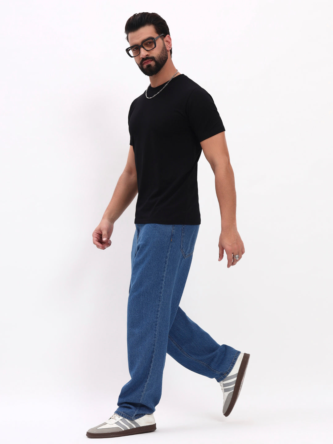 BLACK SOLID T-SHIRT